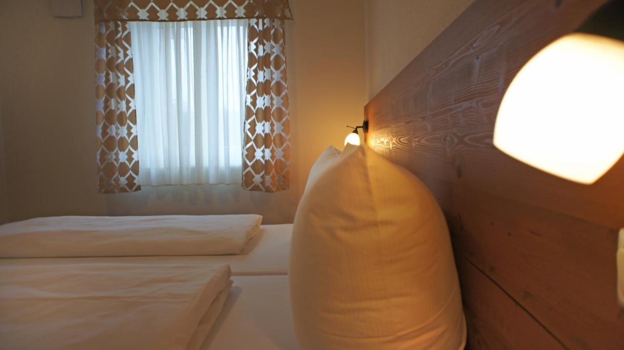 Hotel Heimfeld Restaurant Cafe Garching an Der Alz Luaran gambar
