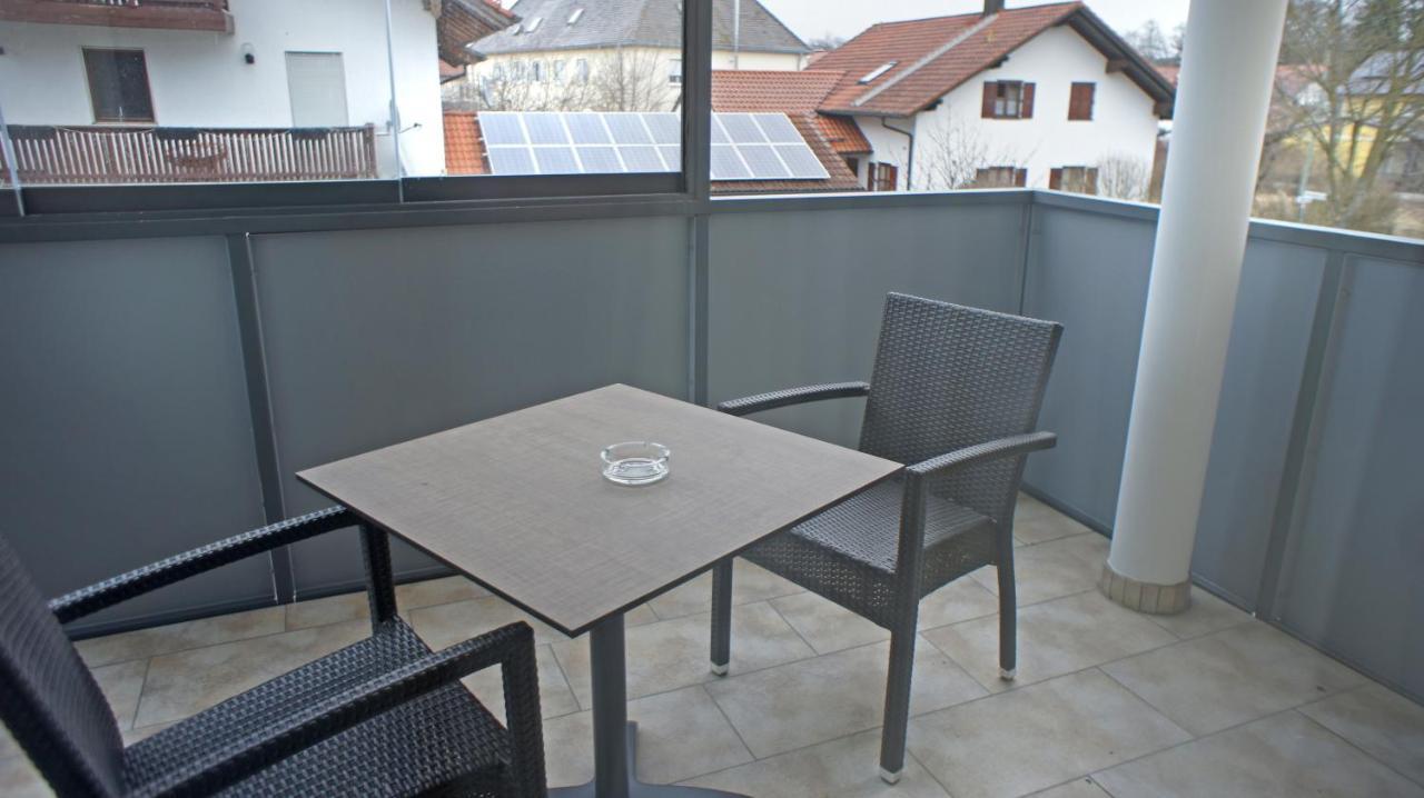 Hotel Heimfeld Restaurant Cafe Garching an Der Alz Luaran gambar