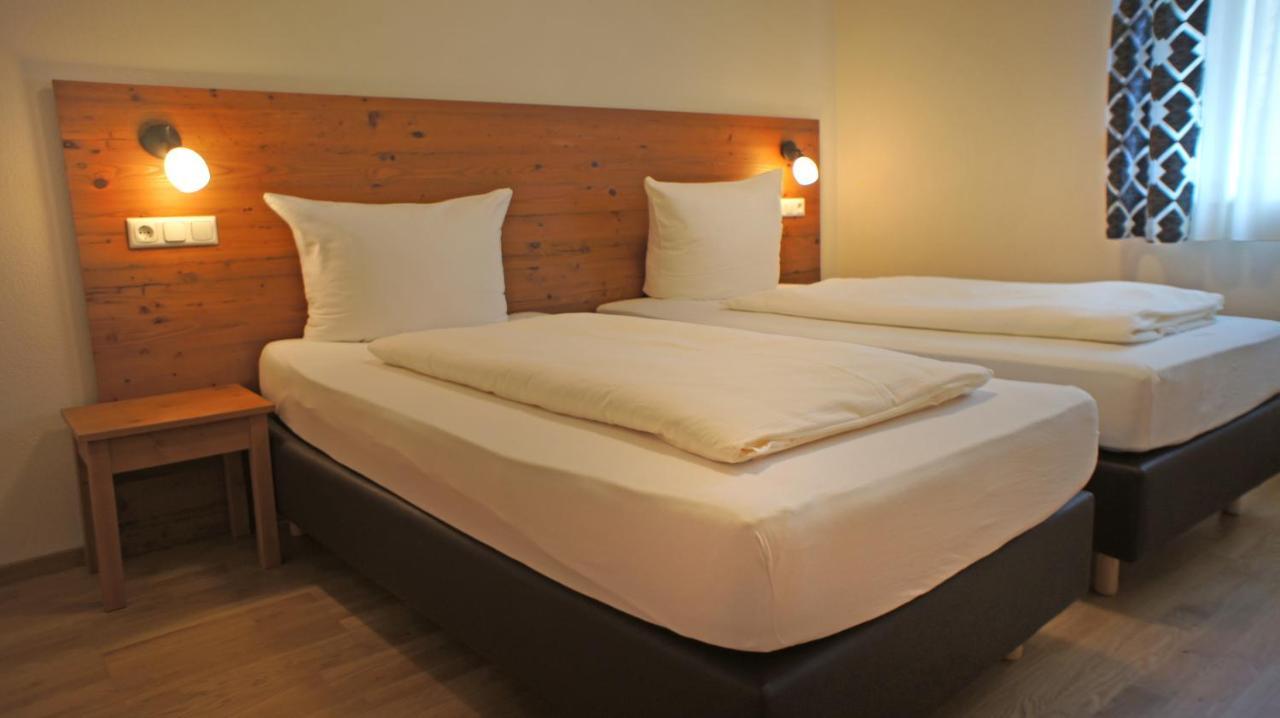 Hotel Heimfeld Restaurant Cafe Garching an Der Alz Luaran gambar