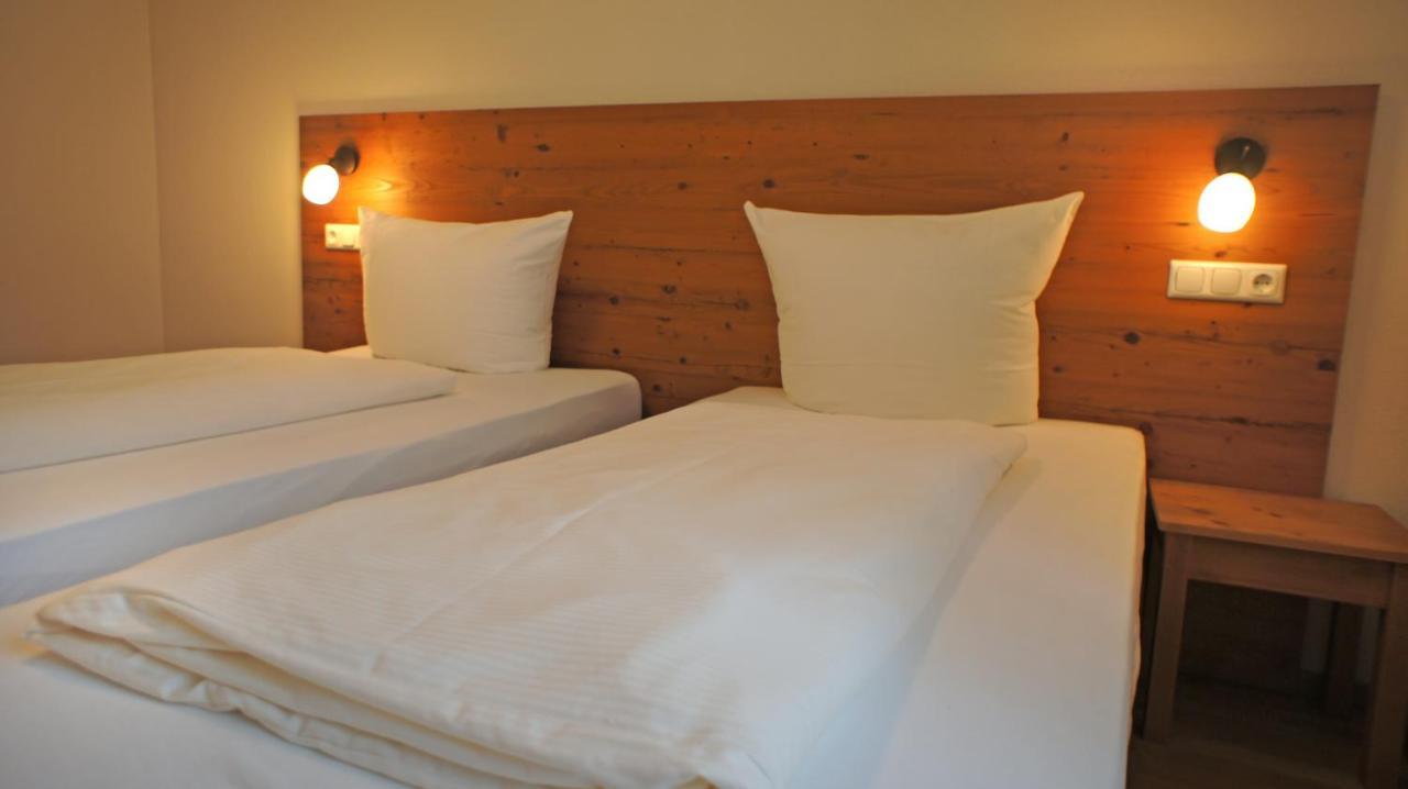Hotel Heimfeld Restaurant Cafe Garching an Der Alz Luaran gambar