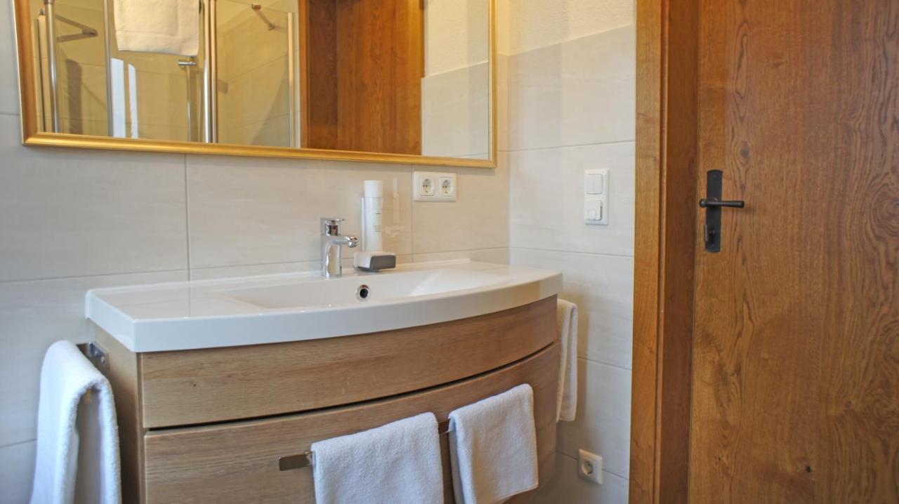 Hotel Heimfeld Restaurant Cafe Garching an Der Alz Luaran gambar