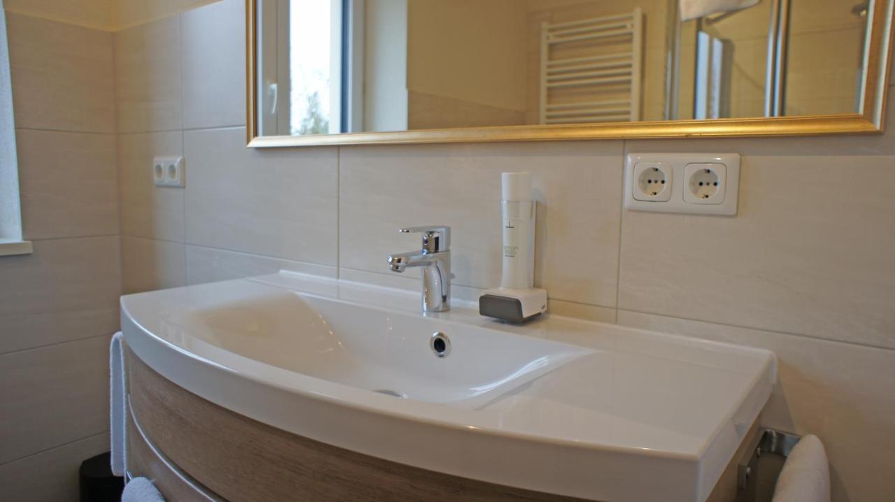 Hotel Heimfeld Restaurant Cafe Garching an Der Alz Luaran gambar